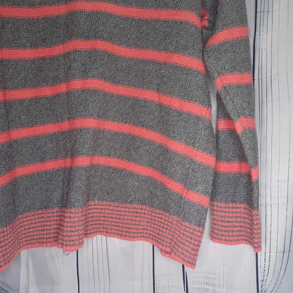 American Eagle Outfitters lightweight pink and gray striped sweater - Picture 7 of 10